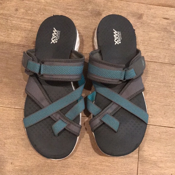 Skechers Goga Max sandals - Picture 2 of 5
